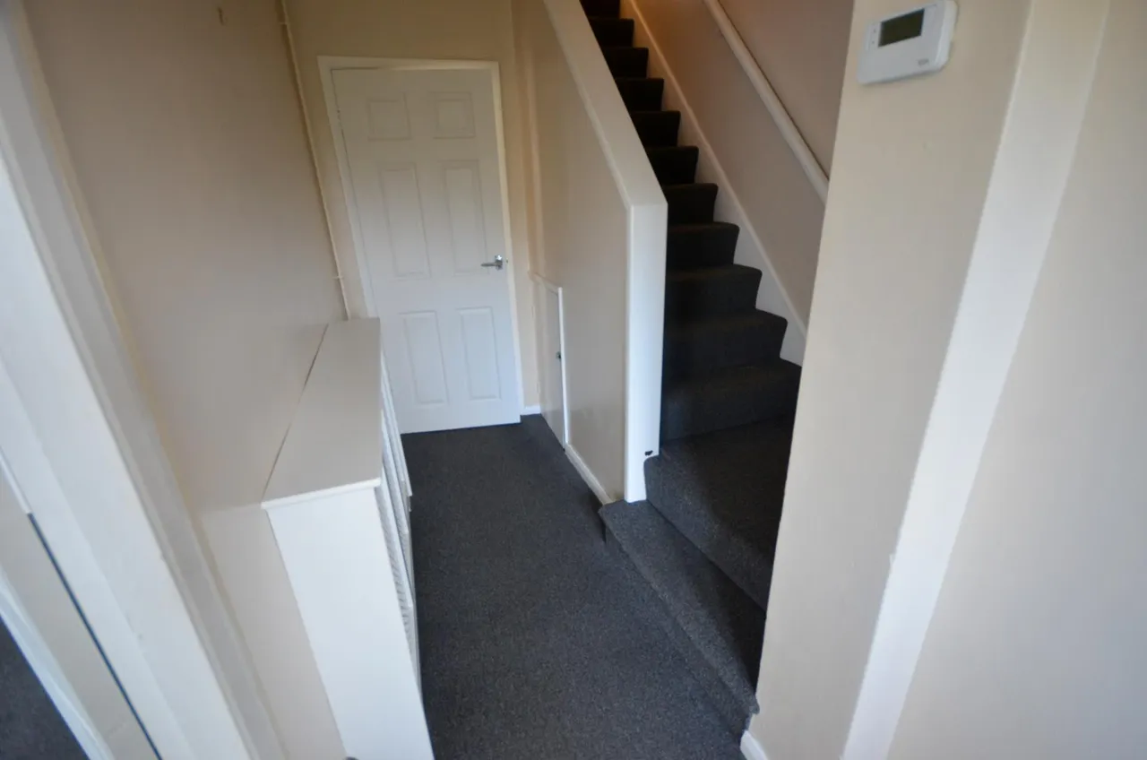 Castleford Avenue, Grimsby, DN34, photo 3