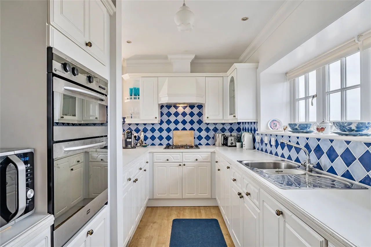 Westover Road, Milford on Sea, Lymington, Hampshire, SO41, photo 4