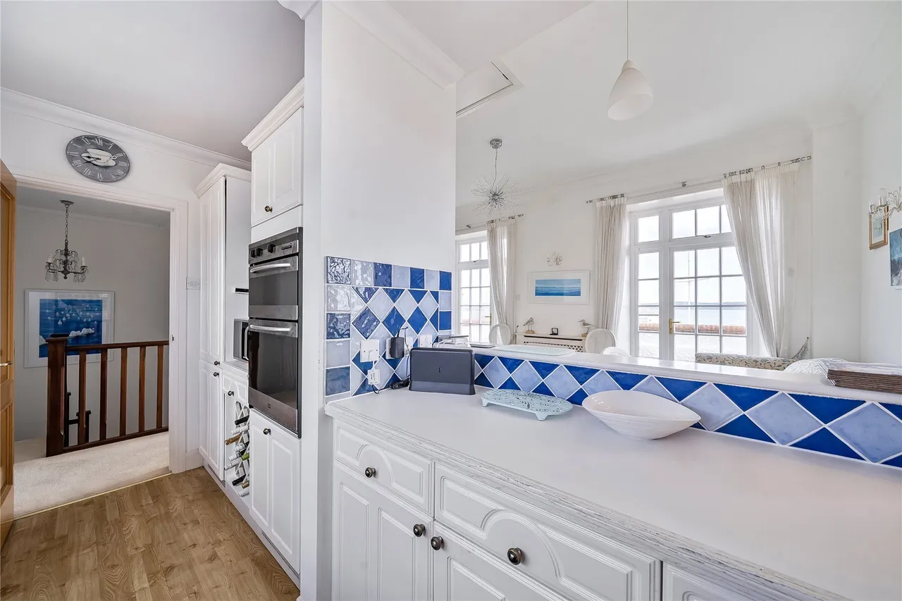 Westover Road, Milford on Sea, Lymington, Hampshire, SO41, photo 8