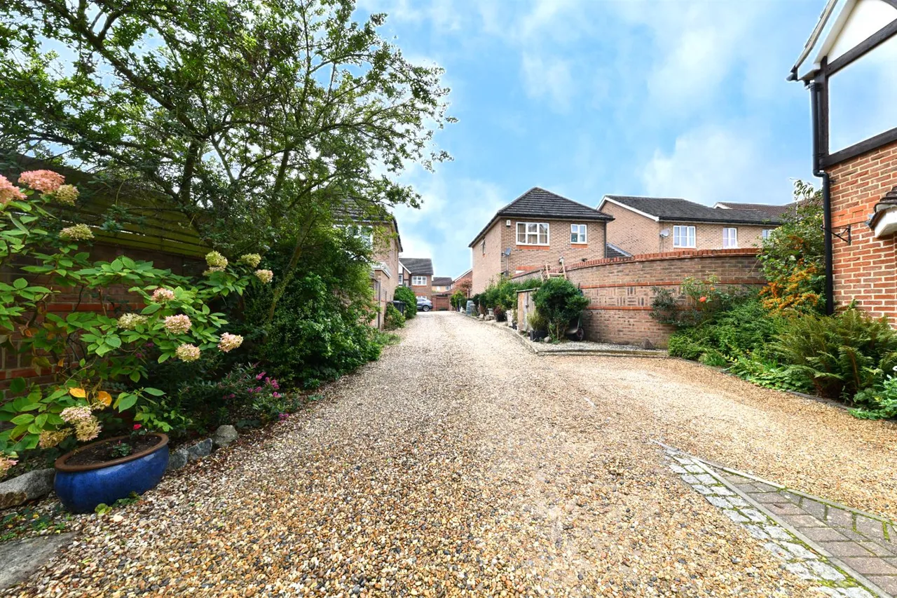 Serpentine Close, Stevenage, Herts, SG1 6AR, photo 32