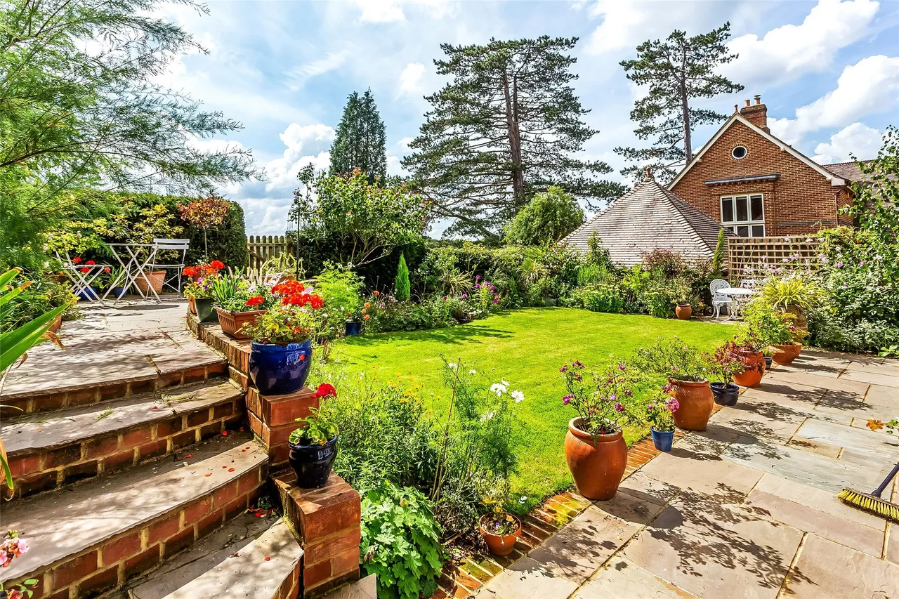 Grenehurst Park, Capel, RH5, photo 17