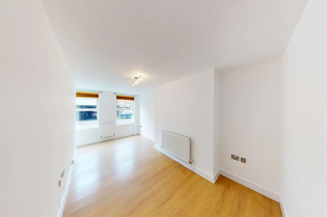 Connaught Place, Loughton, IG10, photo 8