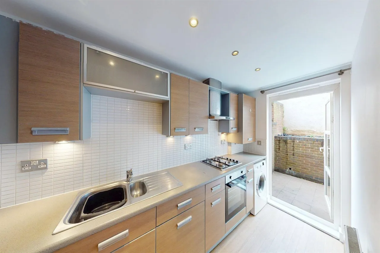 Connaught Place, Loughton, IG10, photo 10