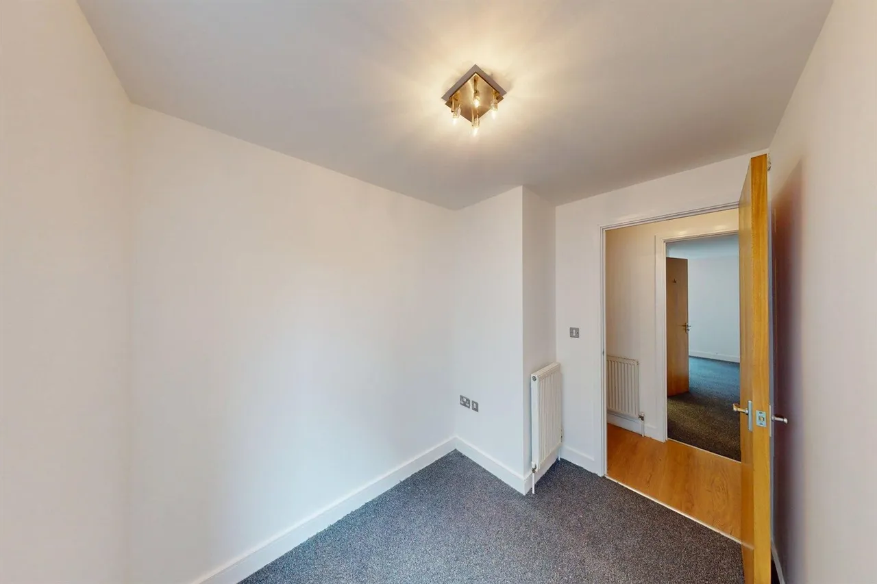 Connaught Place, Loughton, IG10, photo 14