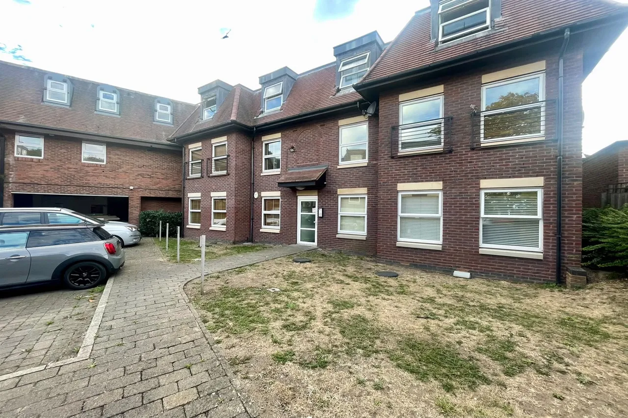Connaught Place, Loughton, IG10, photo 18