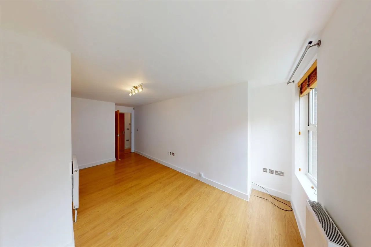 Connaught Place, Loughton, IG10, photo 9