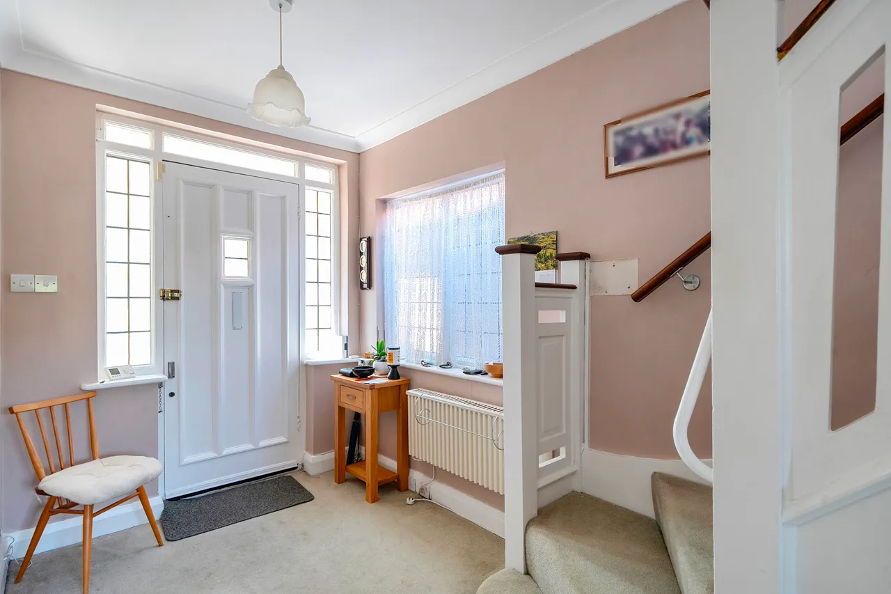 Uxbridge Road, Pinner, photo 2