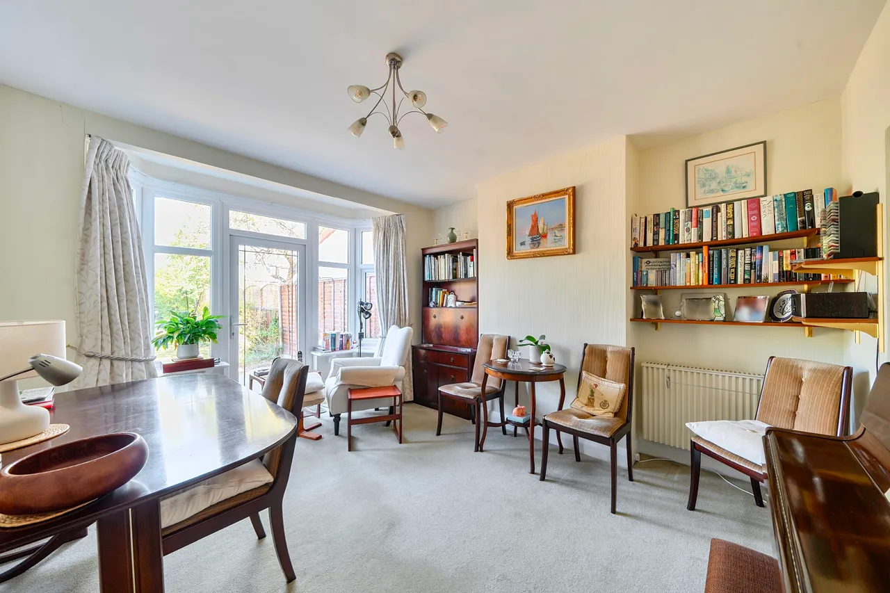 Uxbridge Road, Pinner, photo 7
