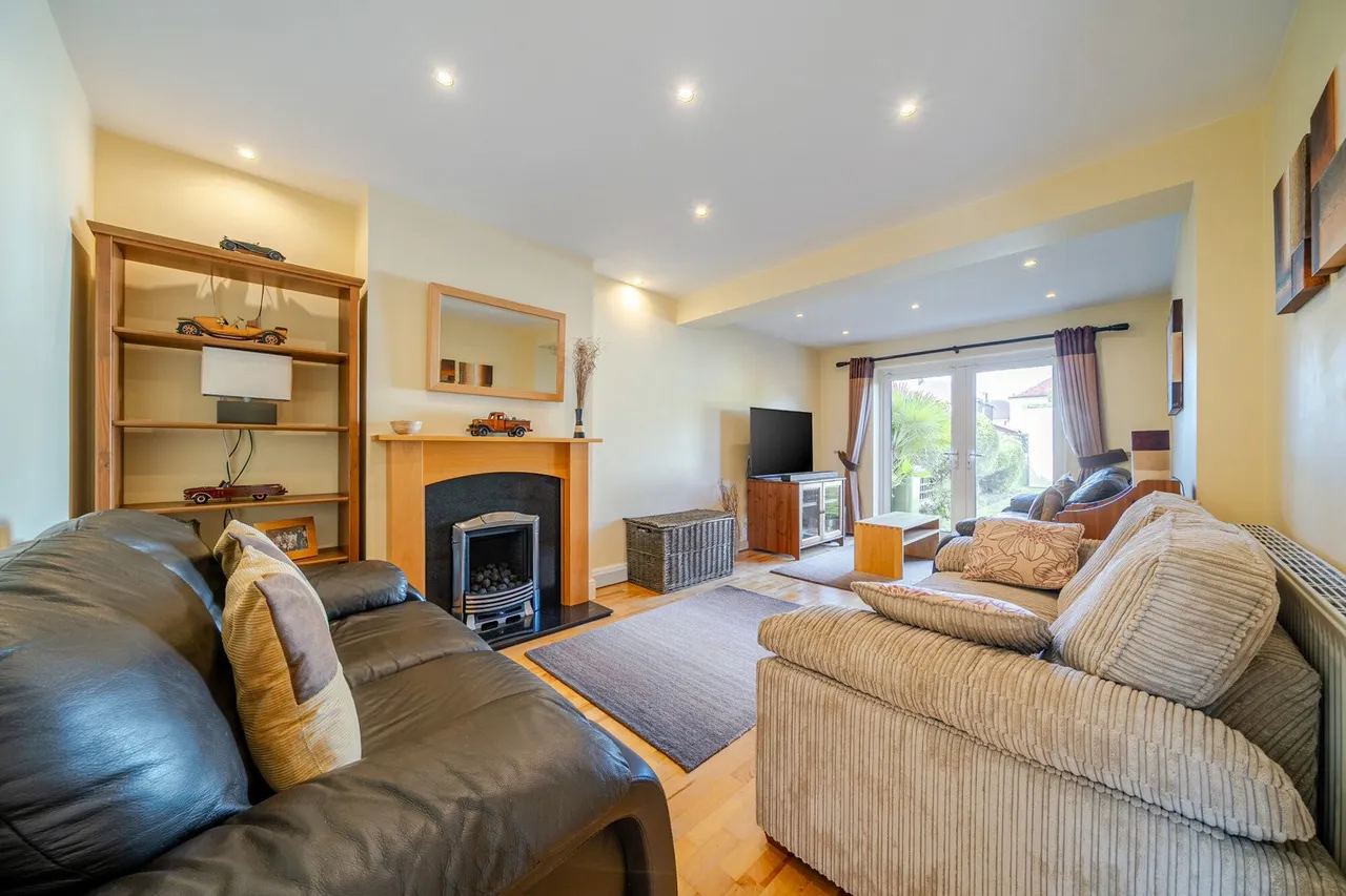 Hazeldene Road, DA16, photo 2
