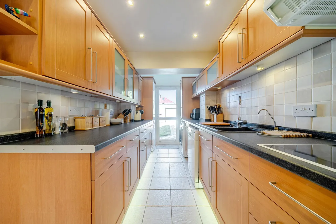 Hazeldene Road, DA16, photo 18