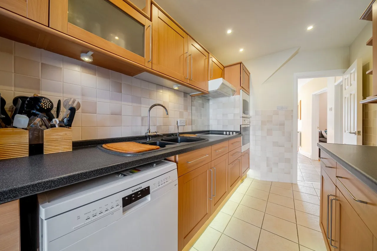 Hazeldene Road, DA16, photo 19