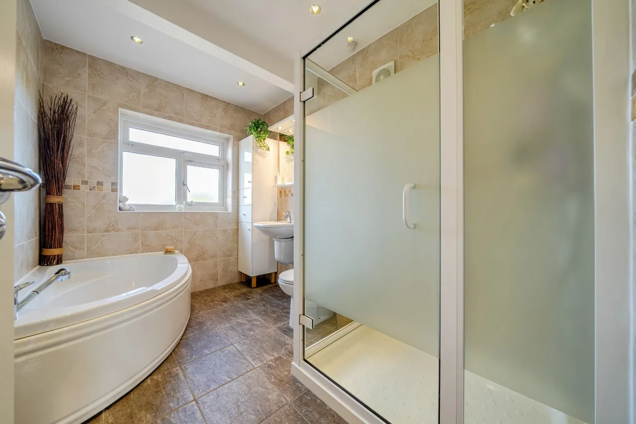 Hazeldene Road, DA16, photo 5