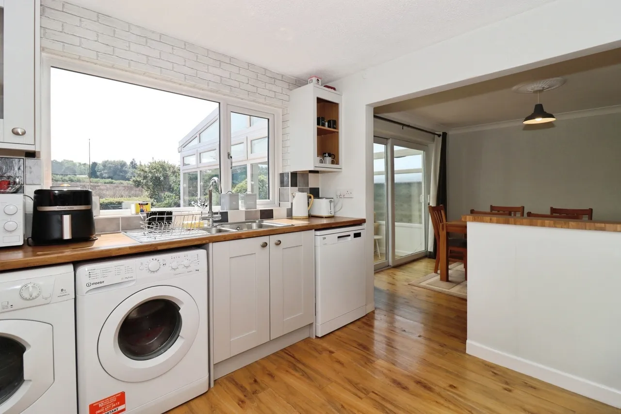 St. Annes Drive, Coalpit Heath, BS36, photo 4