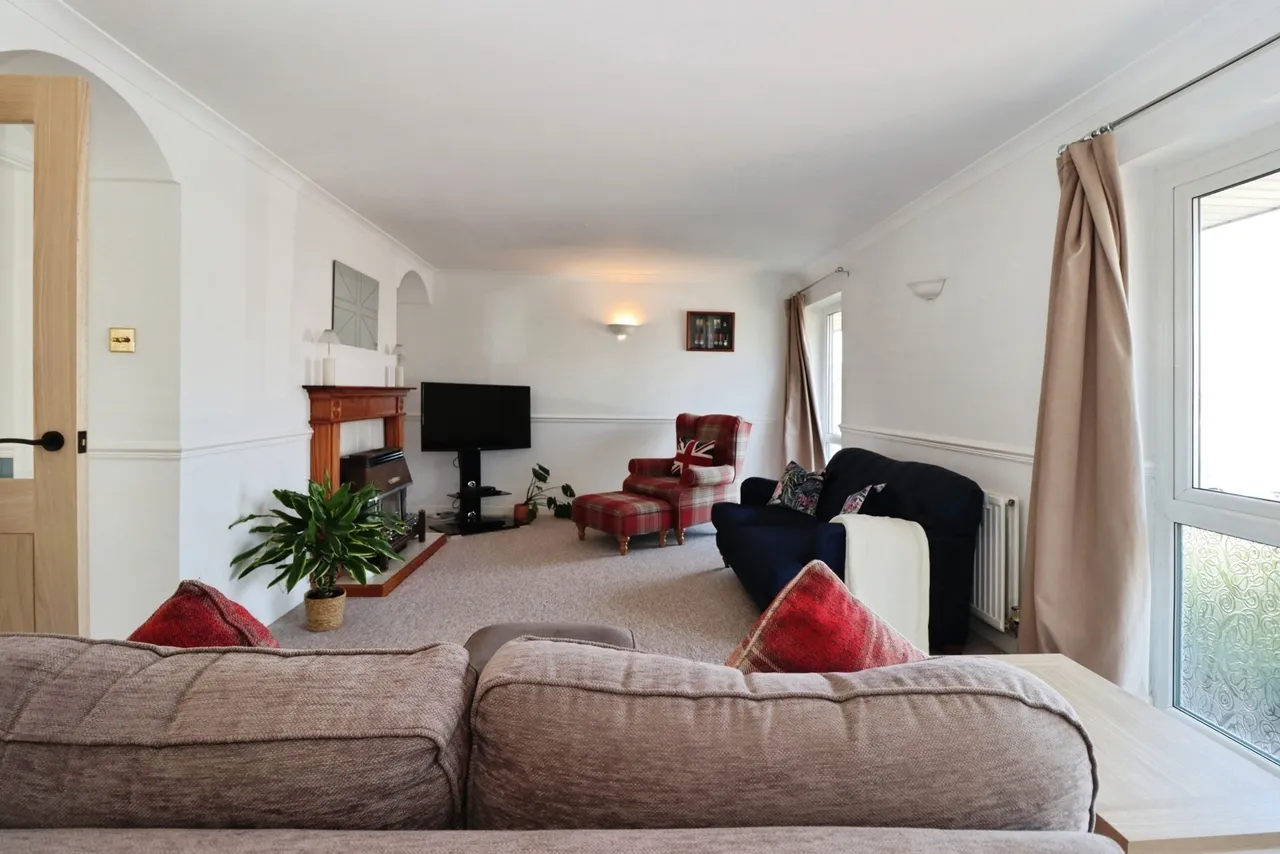 St. Annes Drive, Coalpit Heath, BS36, photo 5