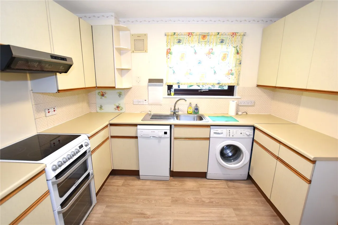 Church Road, Upton, CH49, photo 4