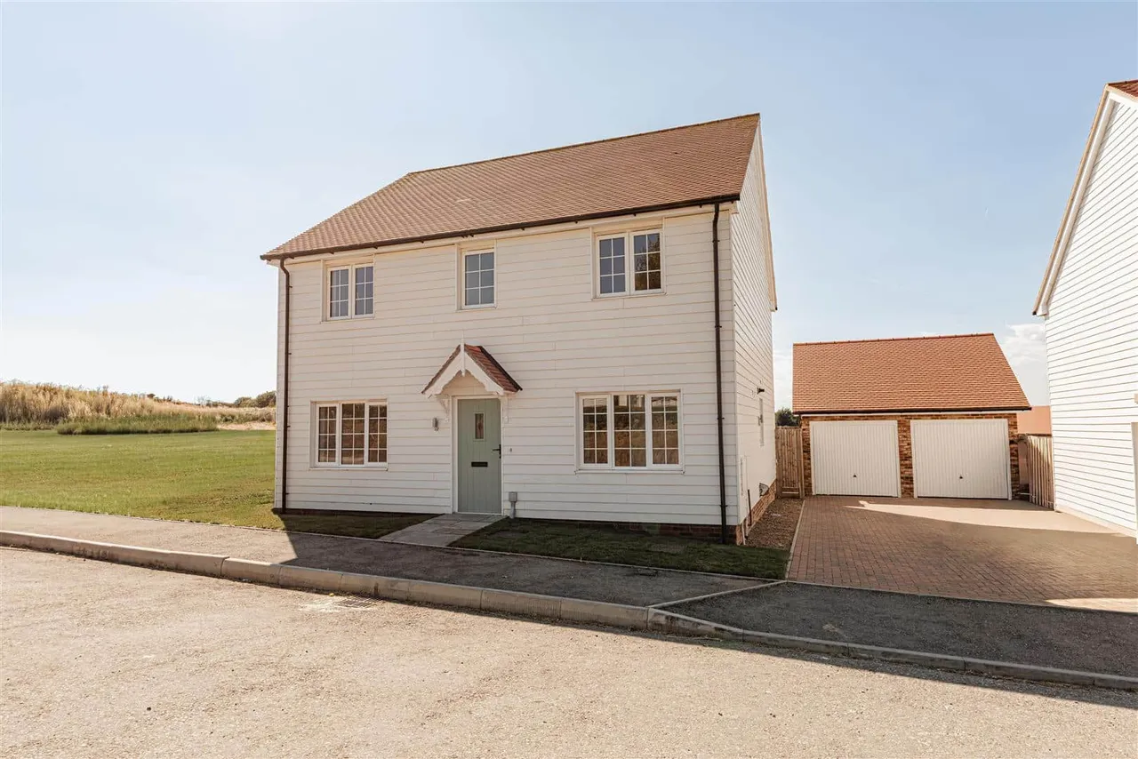 4 bed house for sale — Ripple Way, Deal, Kent, CT14 7FQ