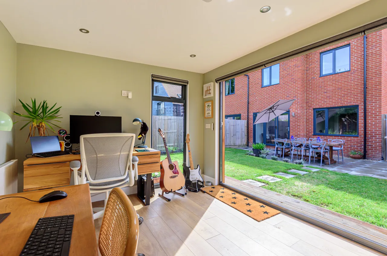 Station Drive, Sutton Scotney, SO21, photo 4
