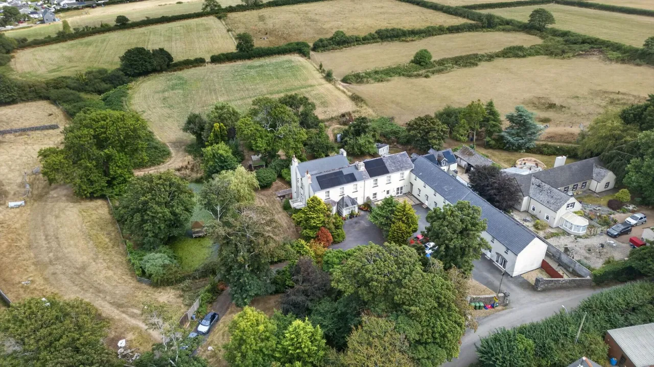 5 bed house for sale, Leonardston Road, Llanstadwell, SA73