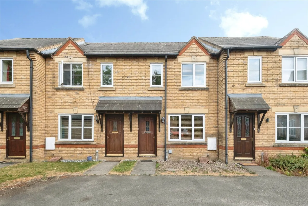 2 bed house for sale — Lucerne Avenue, Bicester, Oxfordshire, OX26