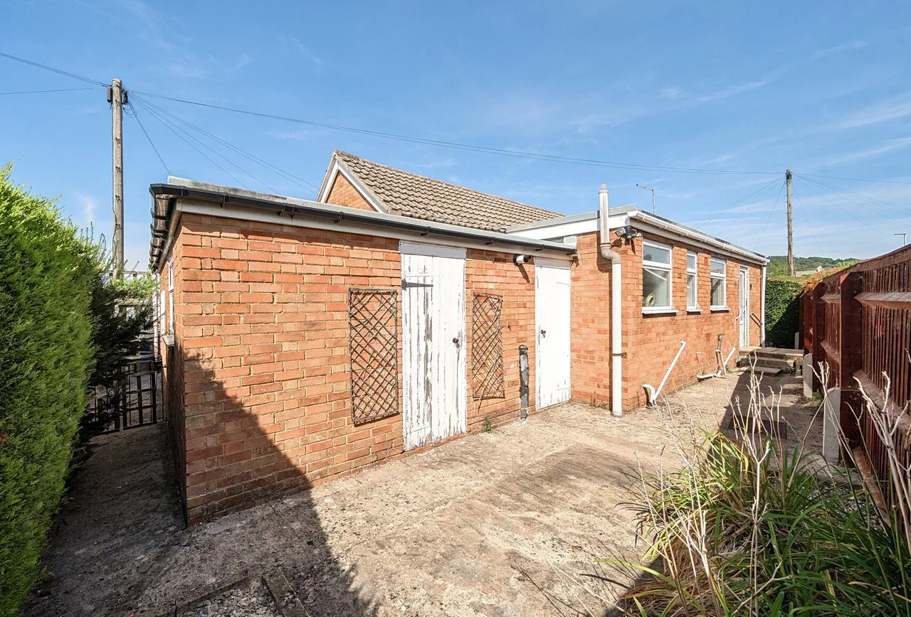 Hertford Road, Gloucestershire, Bishops Cleeve, GL52 8DA, photo 13