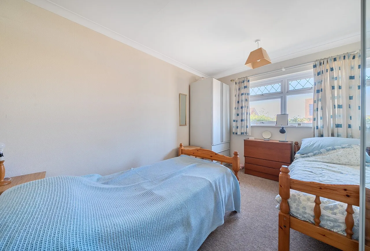 Hertford Road, Gloucestershire, Bishops Cleeve, GL52 8DA, photo 9