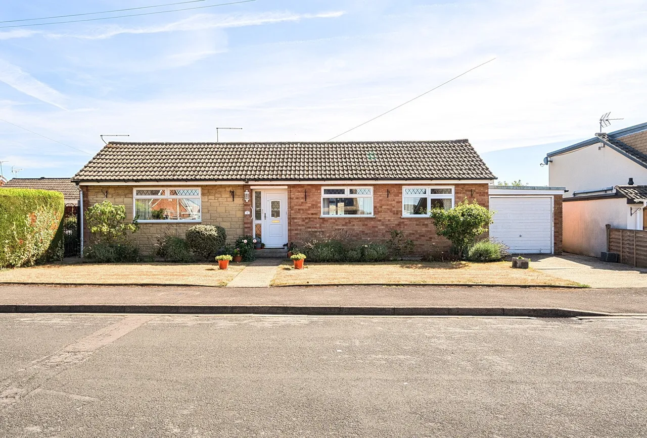 2 bed house for sale — Hertford Road, Gloucestershire, Bishops Cleeve, GL52 8DA