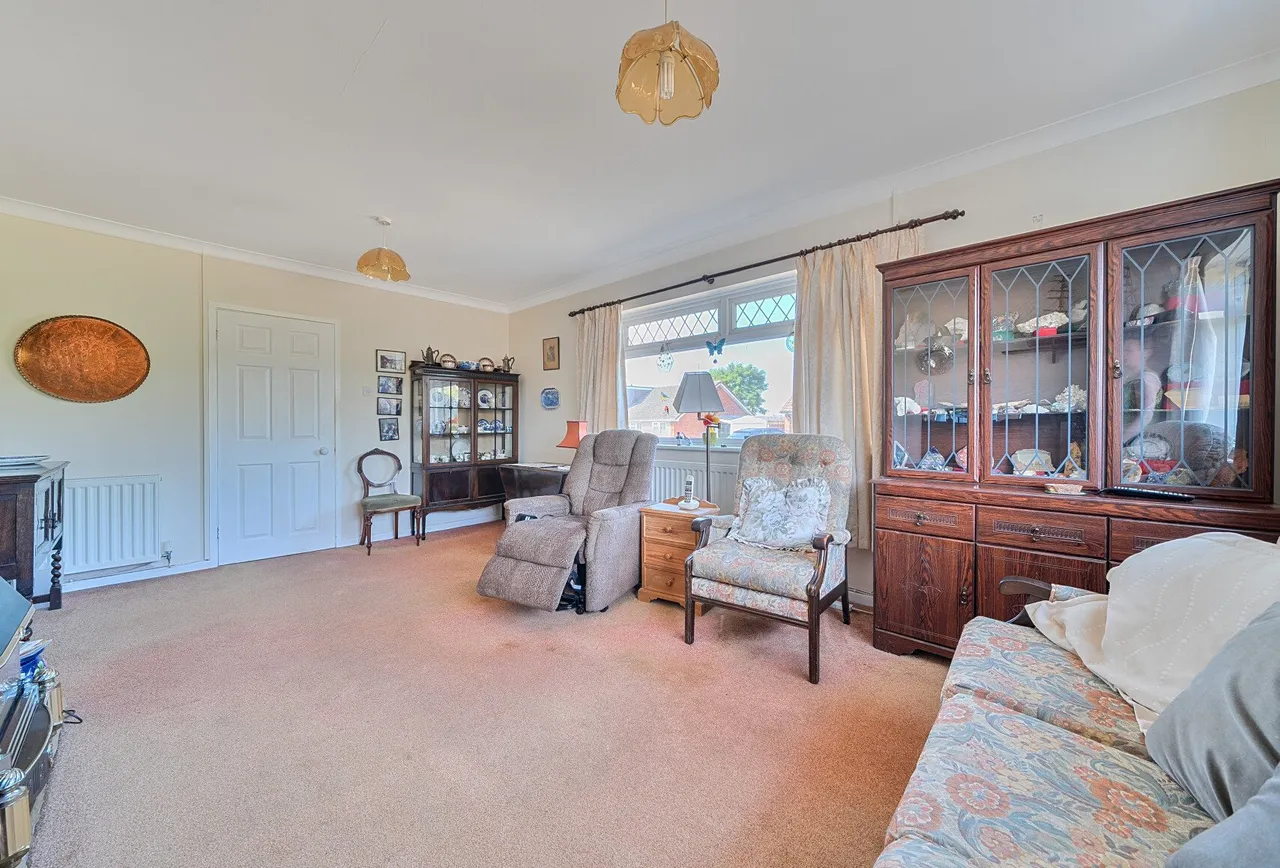 Hertford Road, Gloucestershire, Bishops Cleeve, GL52 8DA, photo 4