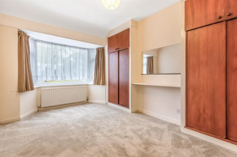Whitton Avenue East, Greenford, photo 6
