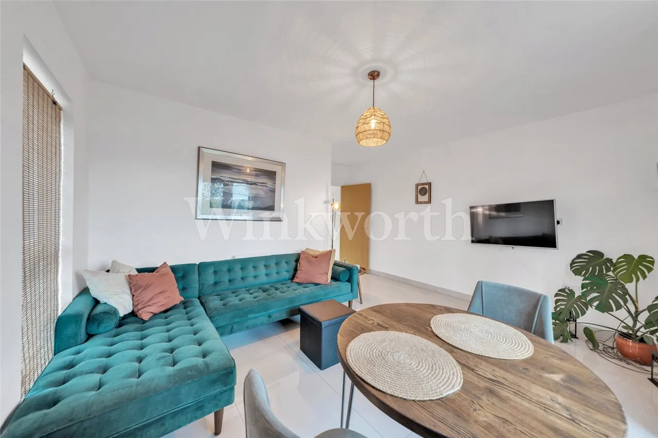 Swannell Way, London, NW2, photo 2