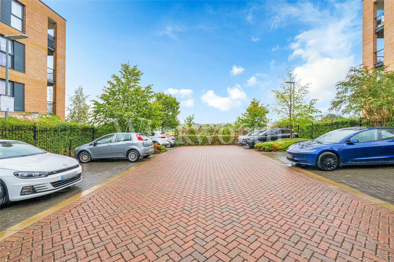 Swannell Way, London, NW2, photo 13
