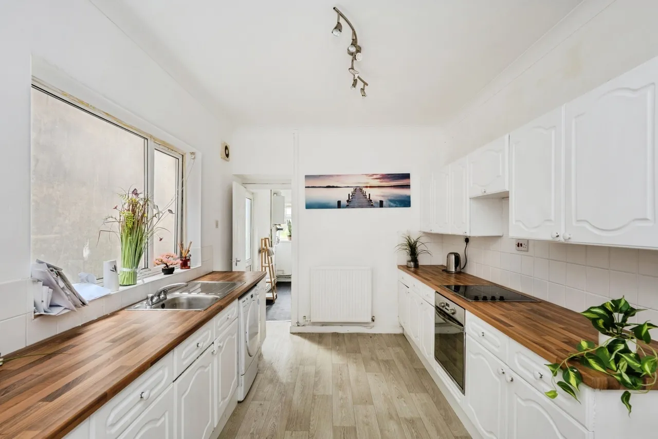Old Castle Road, Llanelli, SA15, photo 2