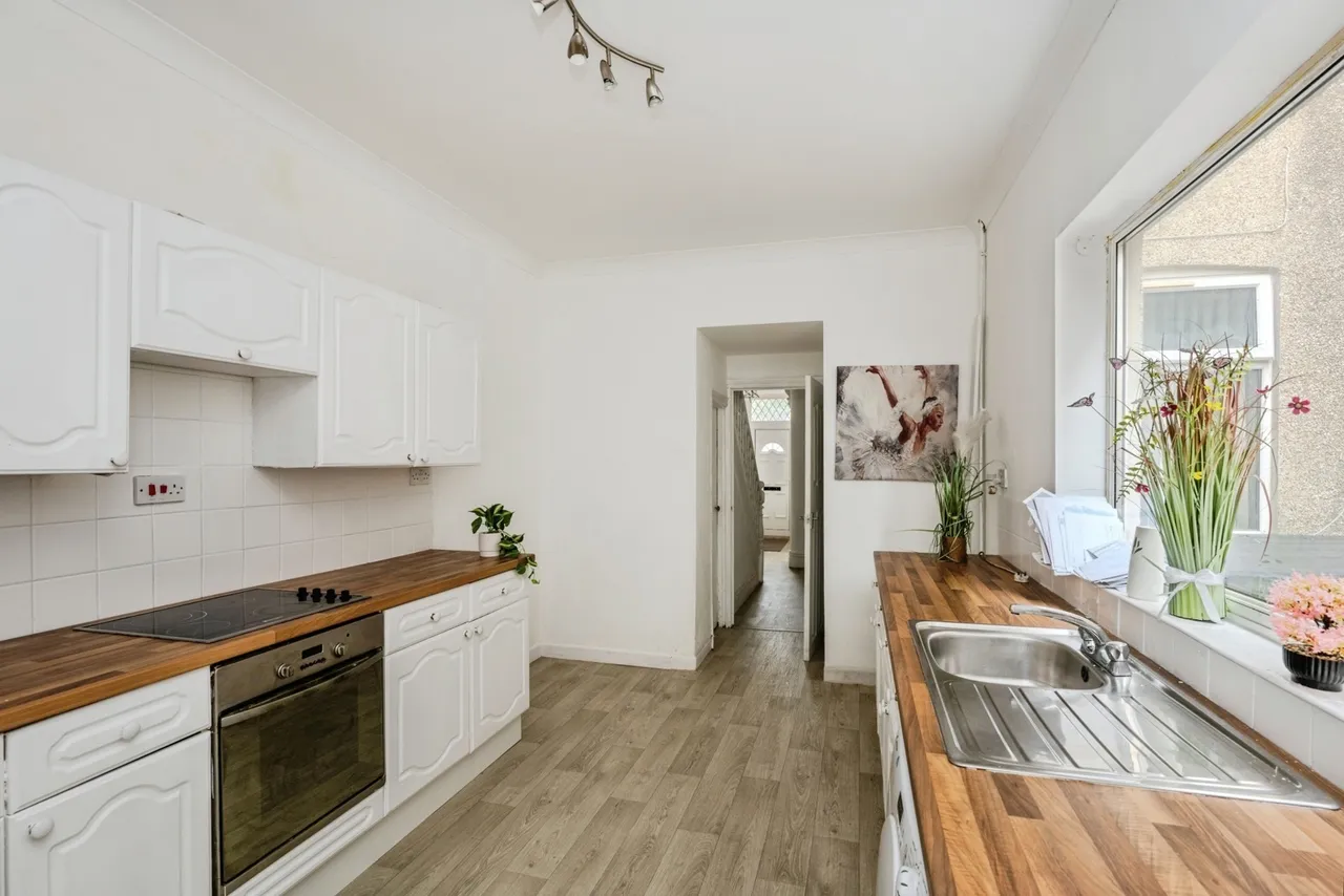Old Castle Road, Llanelli, SA15, photo 9