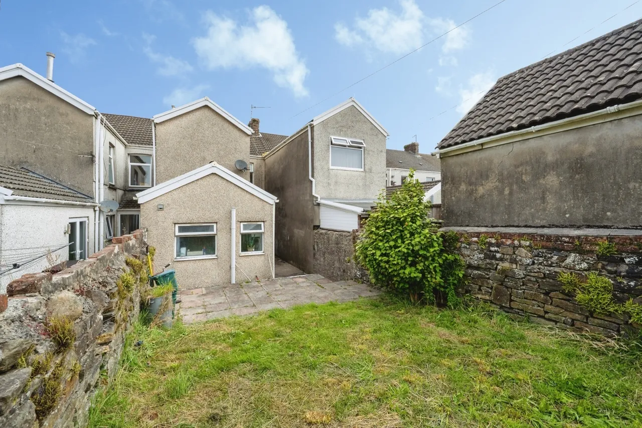 Old Castle Road, Llanelli, SA15, photo 18