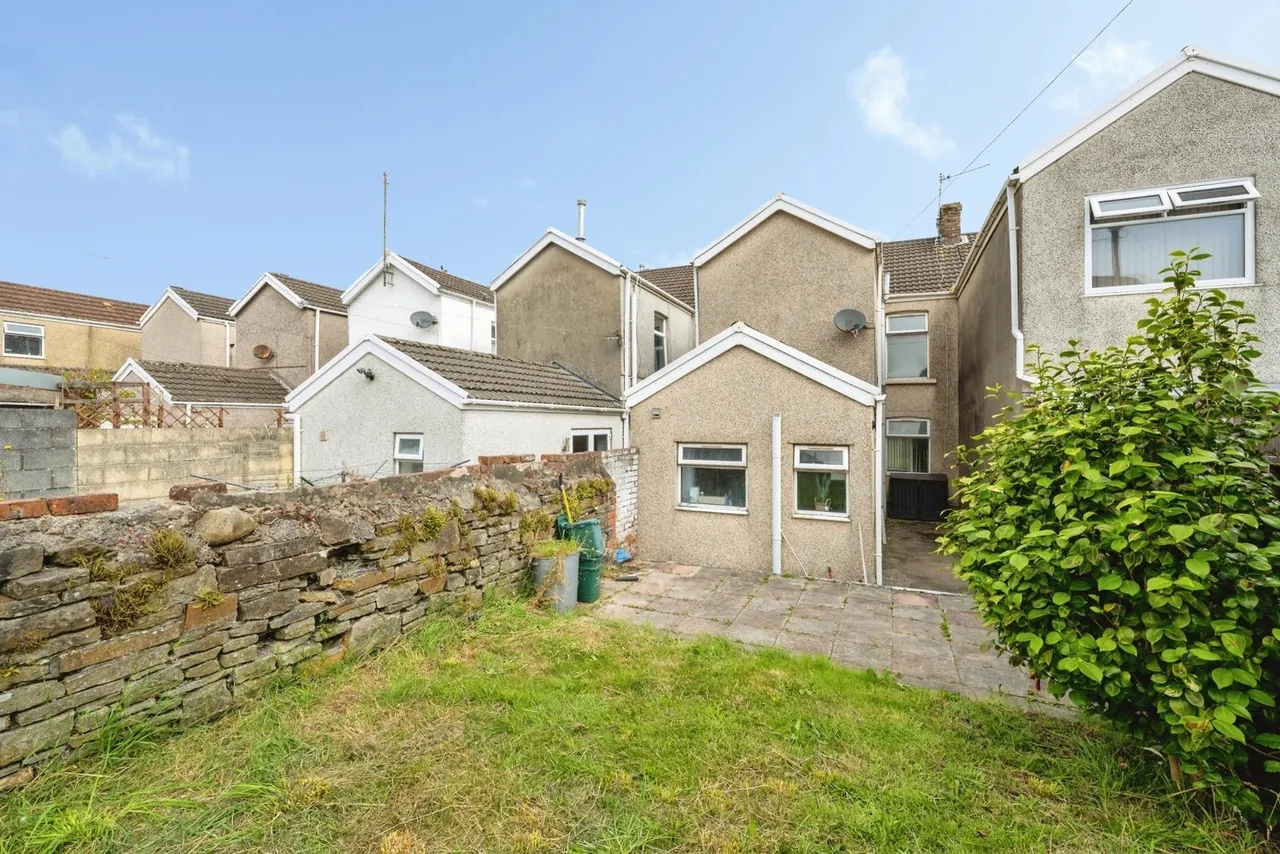 Old Castle Road, Llanelli, SA15, photo 17