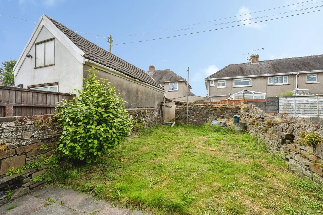 Old Castle Road, Llanelli, SA15, photo 3