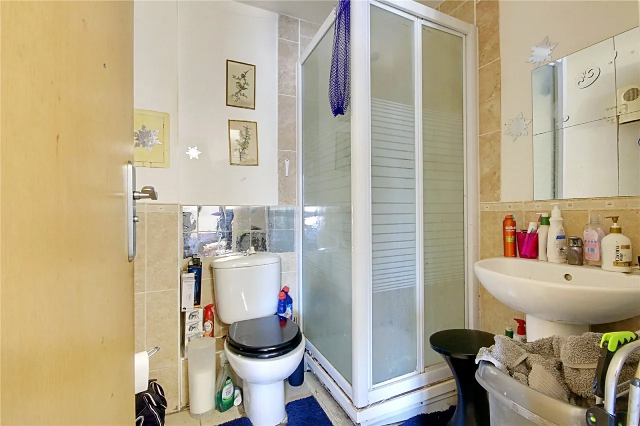 Enstone Road, Enfield, photo 9