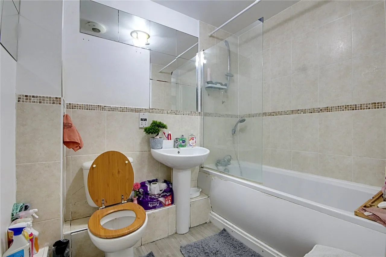 Enstone Road, Enfield, photo 11