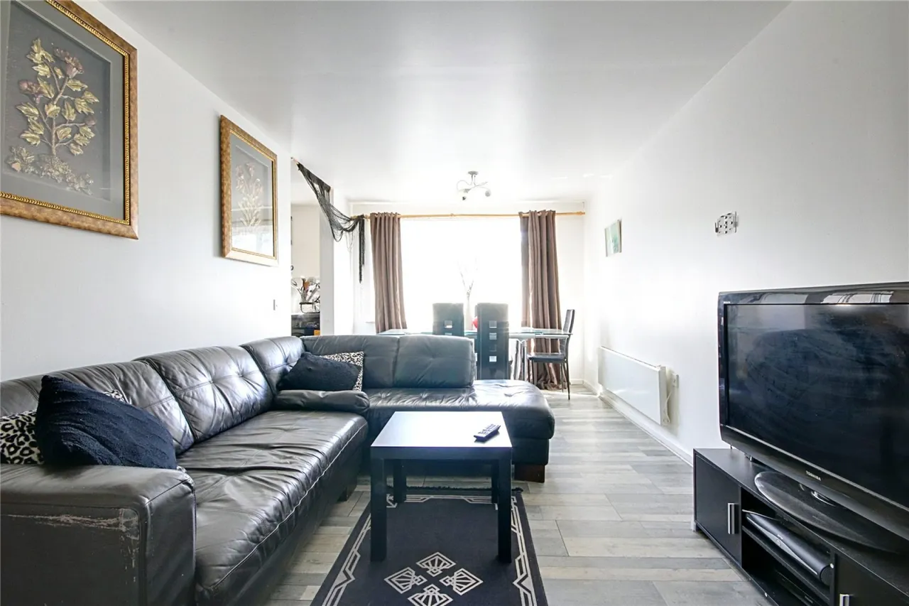 Enstone Road, Enfield, photo 2