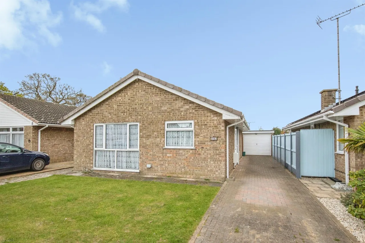 Ladbrooke Road, Clacton-On-Sea, photo 12