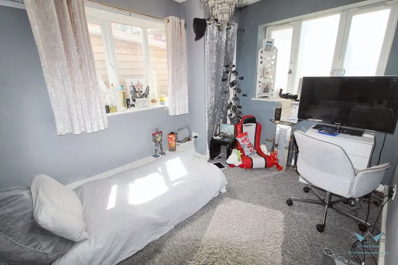 Malmesbury Park Road, Bournemouth BH8 8PP, photo 7