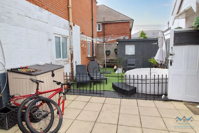 Malmesbury Park Road, Bournemouth BH8 8PP, photo 18
