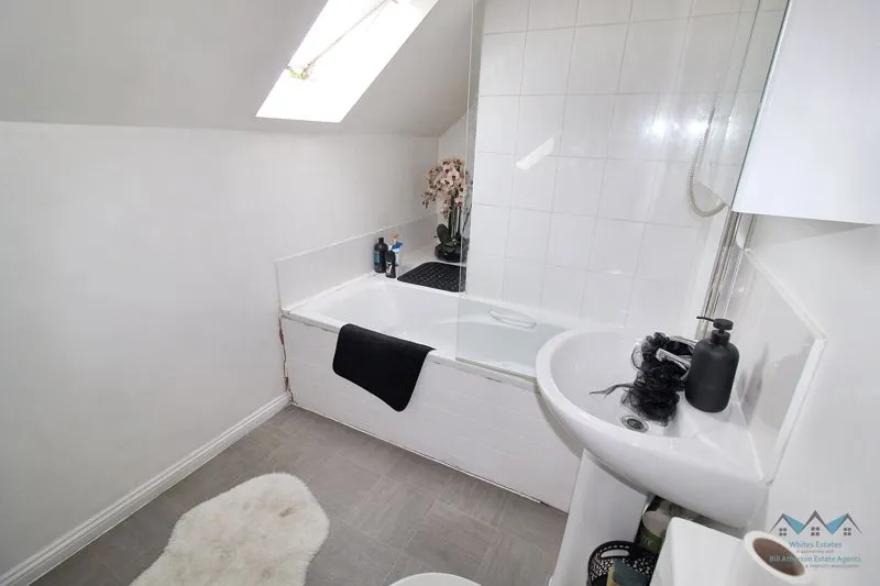 Malmesbury Park Road, Bournemouth BH8 8PP, photo 2