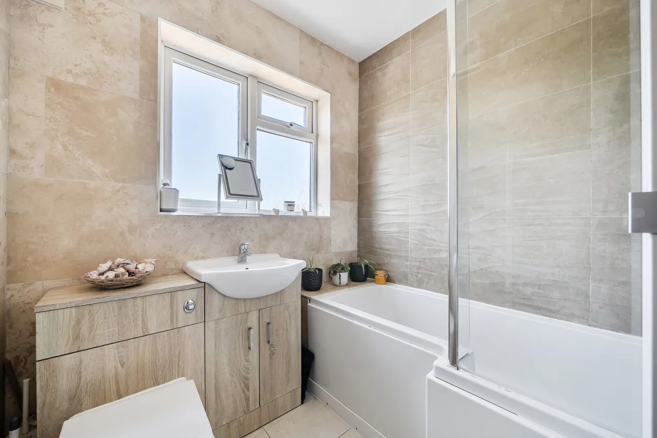 Woodlands Road, Sonning Common, RG4, photo 21