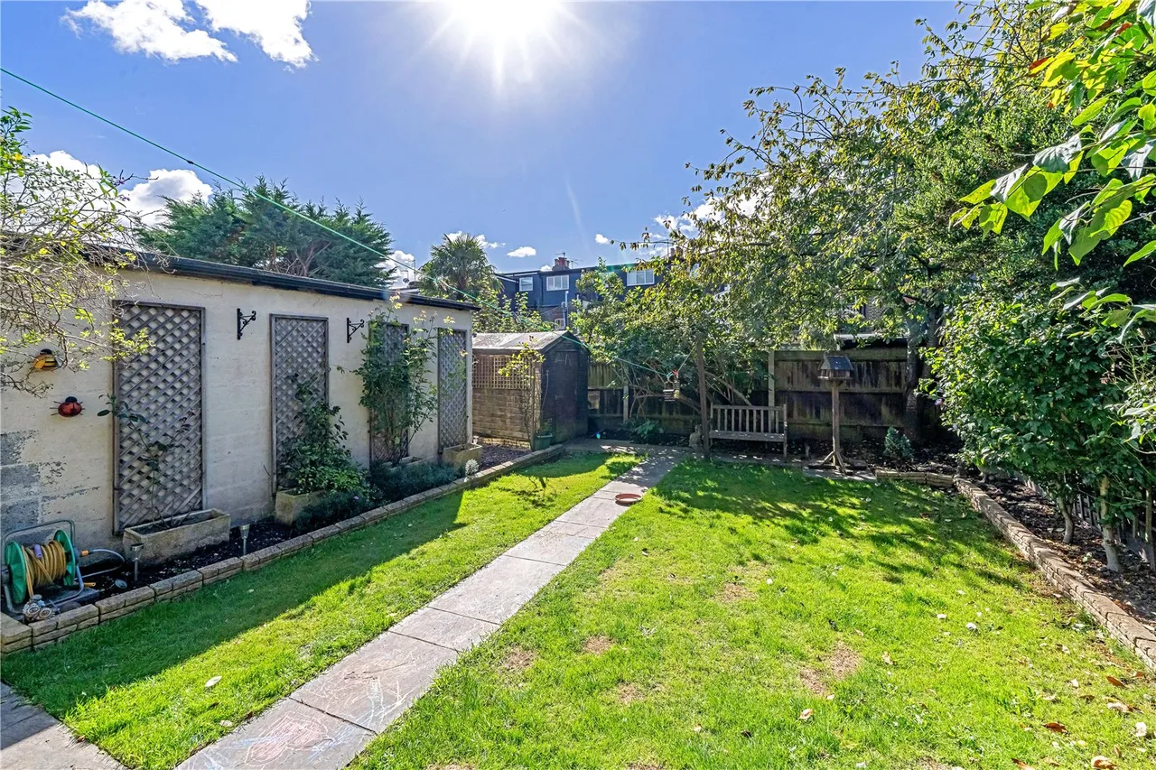 Winchendon Road, Teddington, TW11 0SU, photo 12