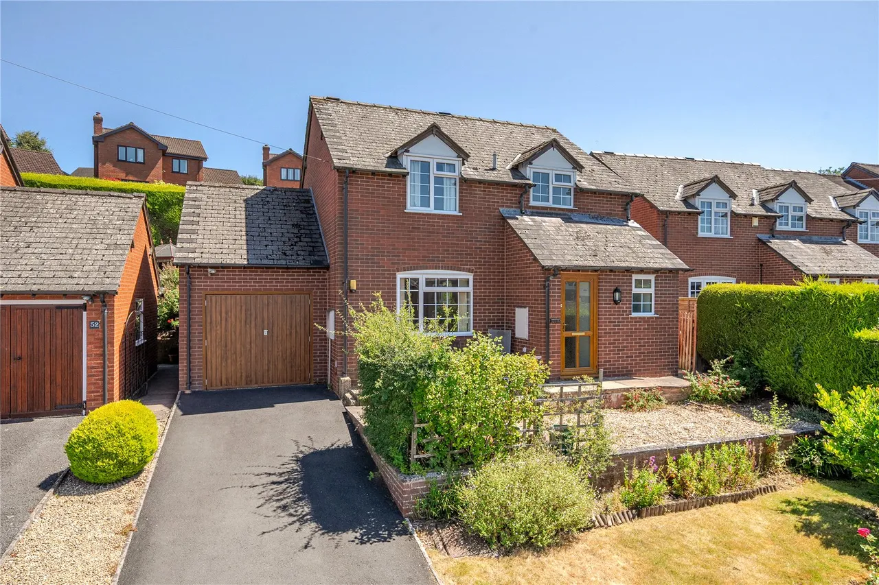 3 bed house for sale — Charlton Rise, Ludlow, Shropshire, SY8 1ND