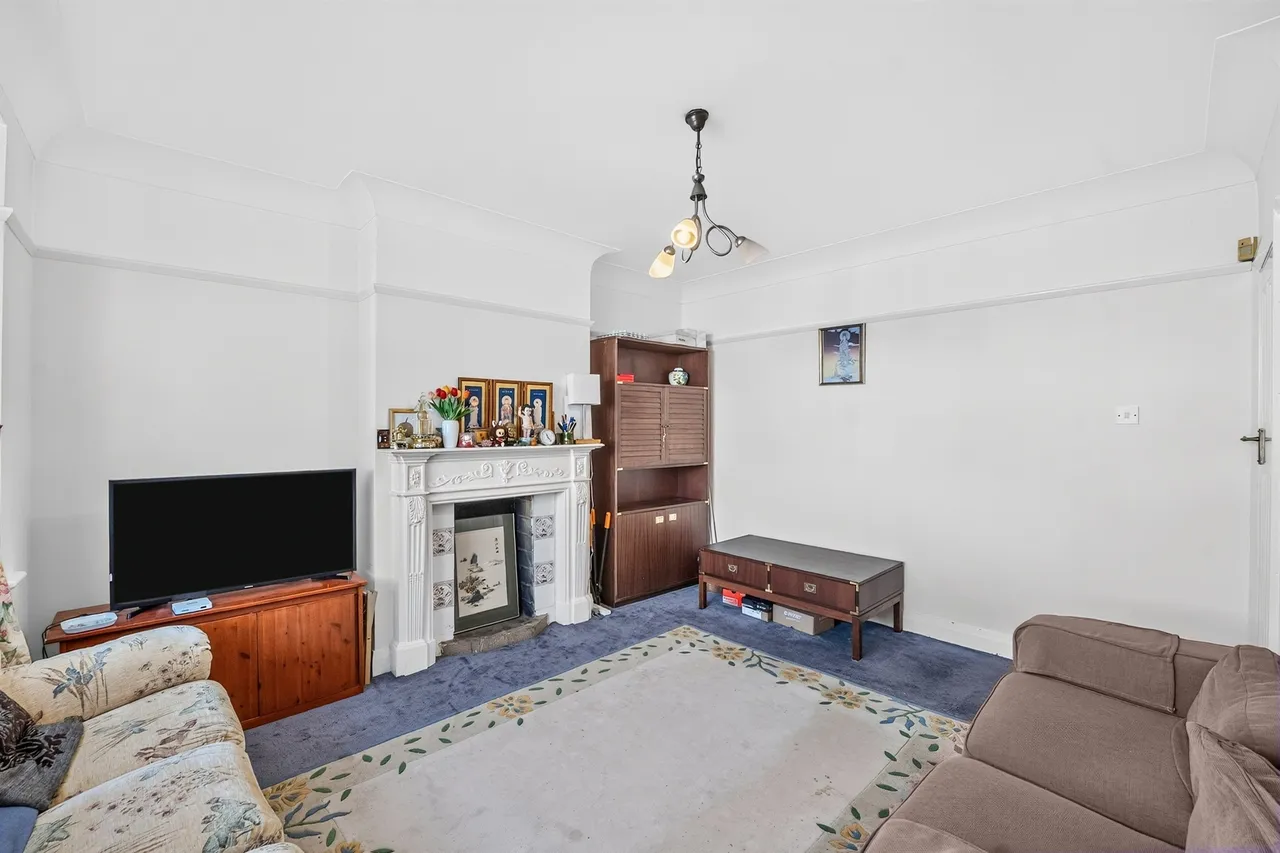 Elsrick Avenue, Morden, photo 6