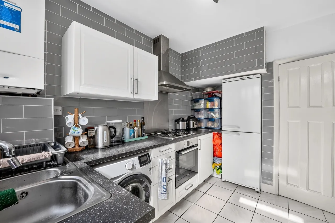 Elsrick Avenue, Morden, photo 12