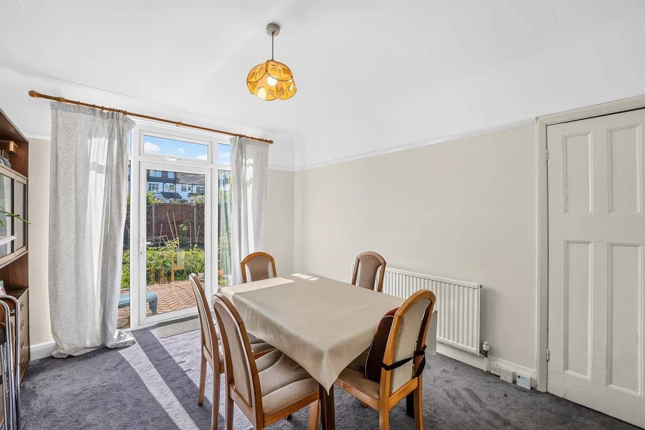 Elsrick Avenue, Morden, photo 8