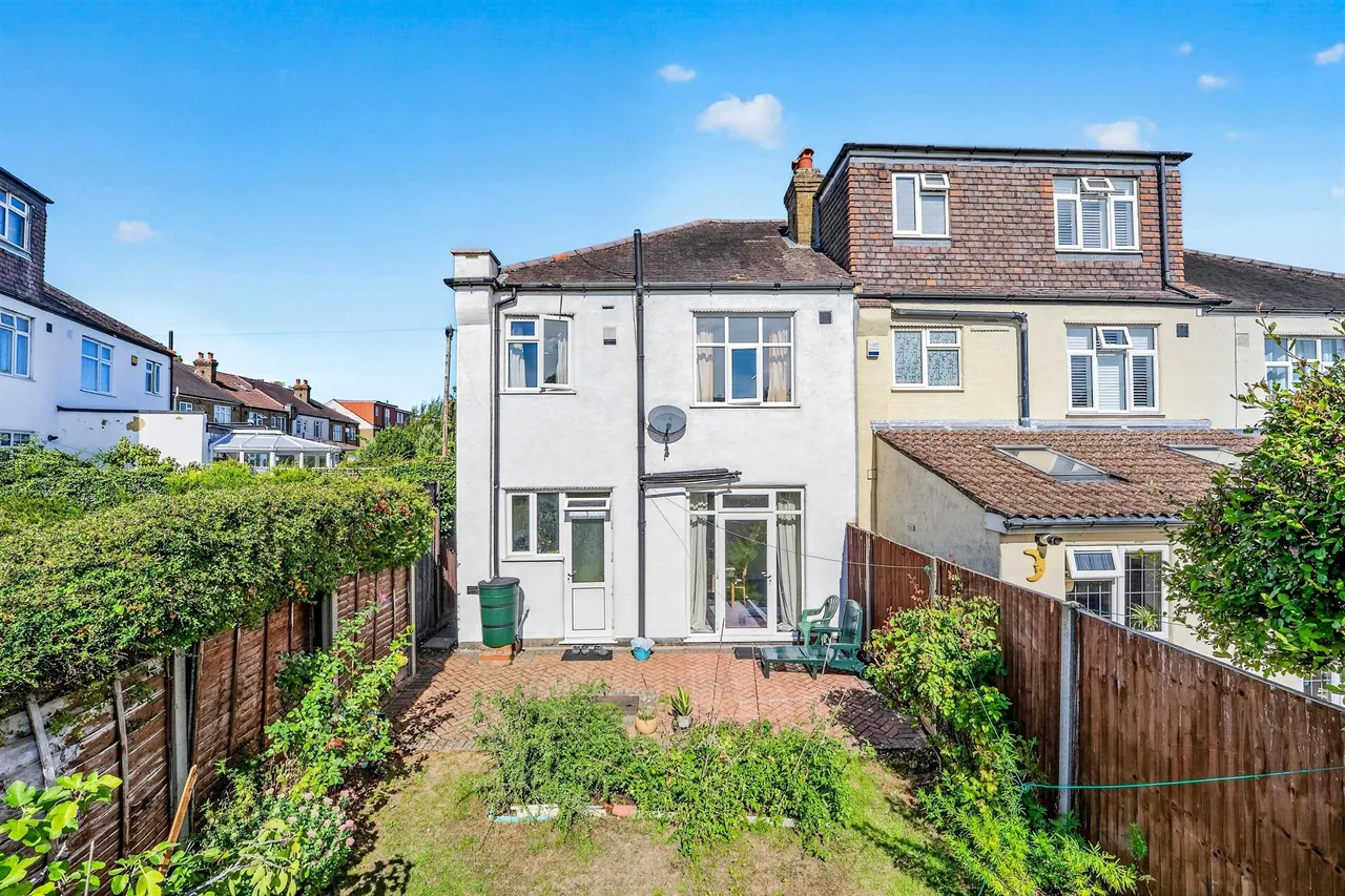 Elsrick Avenue, Morden, photo 2