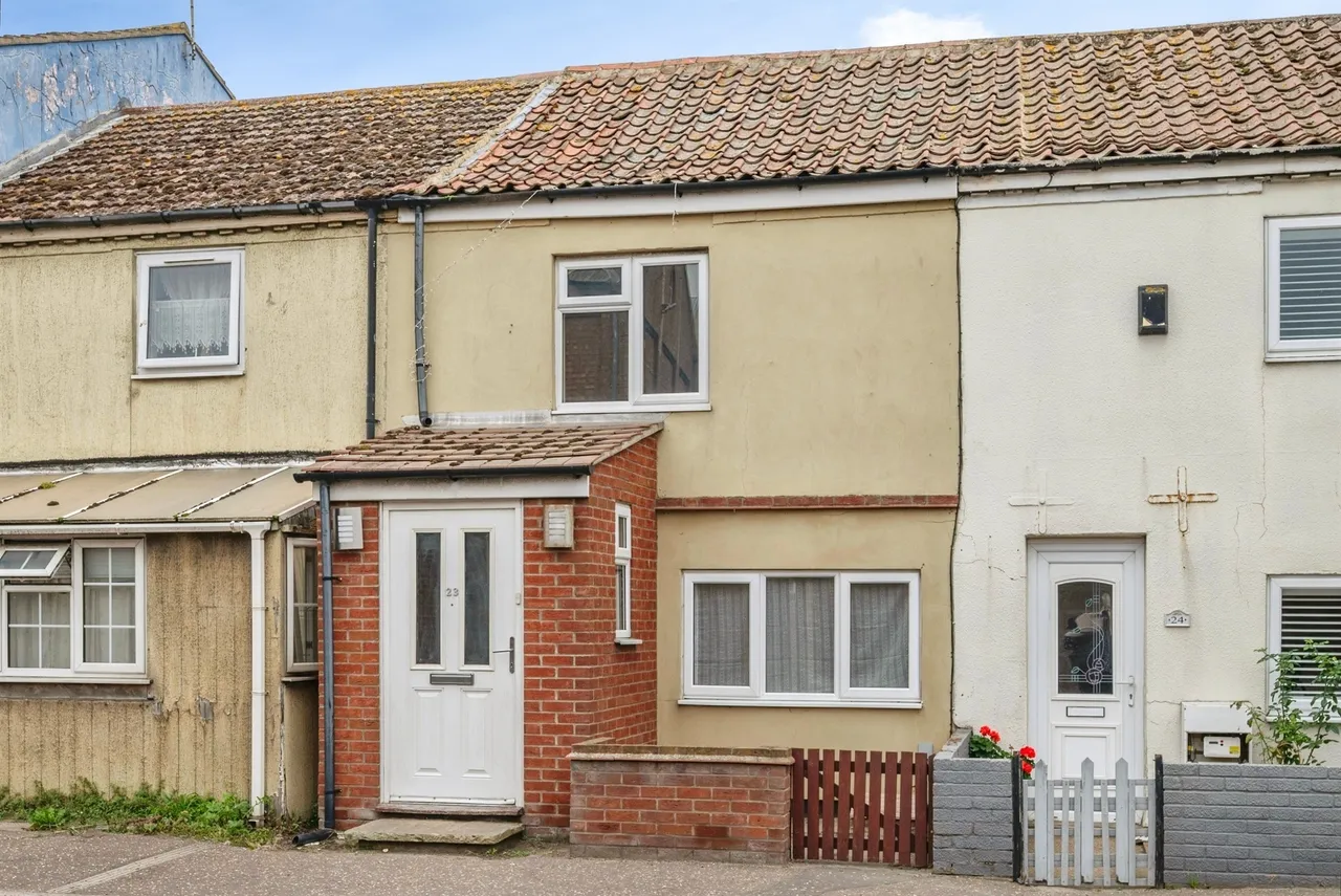2 bed house for sale, Southgates Road, Great Yarmouth, NR30